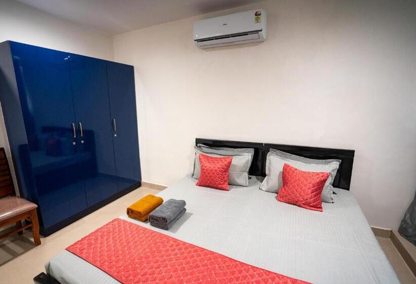 اتاق لوکس, Yellow Bells Signature Hitec City