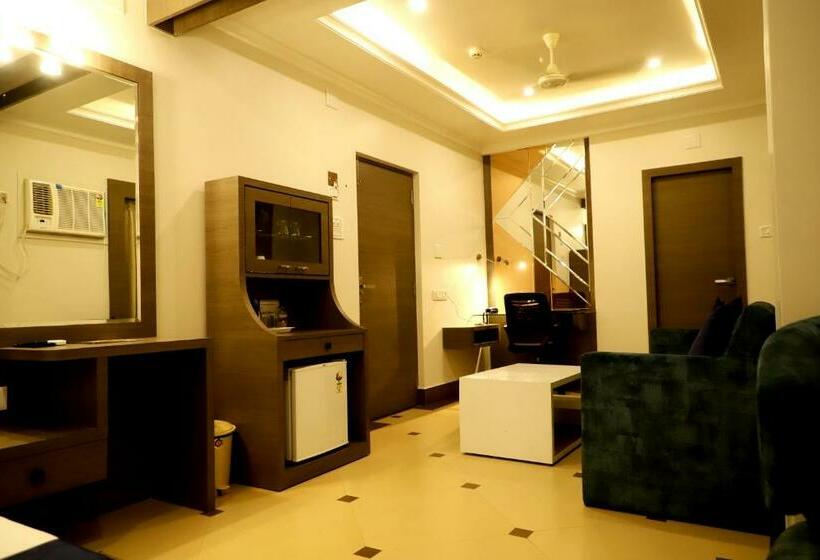 Люкс Повышенной Комфортности, Avenue Plaza ! Serampore   Samrat Restaurant, N S Avenue
