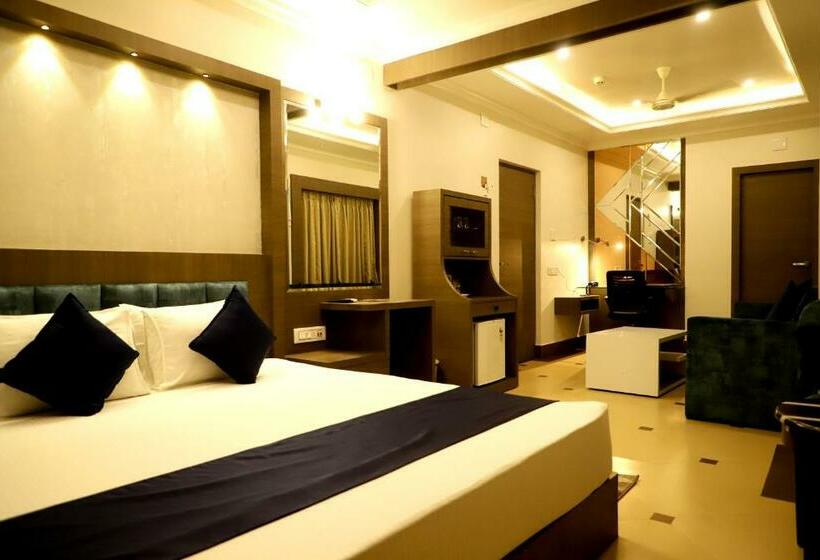 Президентский Люкс, Avenue Plaza ! Serampore   Samrat Restaurant, N S Avenue