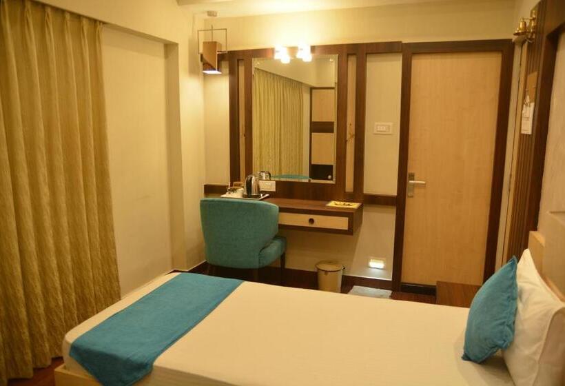 Номер Superior, Avenue Plaza ! Serampore   Samrat Restaurant, N S Avenue
