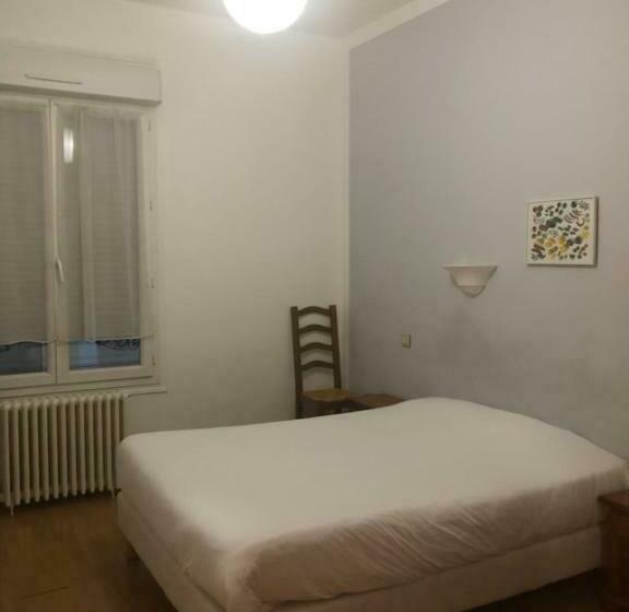 Номер Стандарт Индивидуальный, Hôtel Des Couronnes Châteaudun