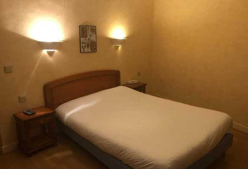 Номер Стандарт, Hôtel Des Couronnes Châteaudun