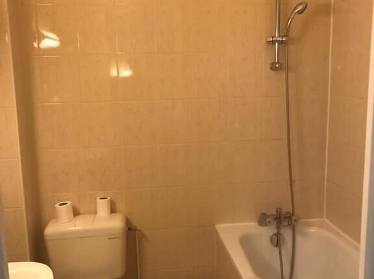 Номер Стандарт, Hôtel Des Couronnes Châteaudun