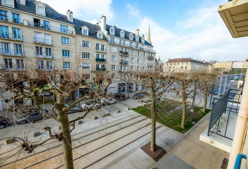 四人标准间, Logis Hotel Du Chateau
