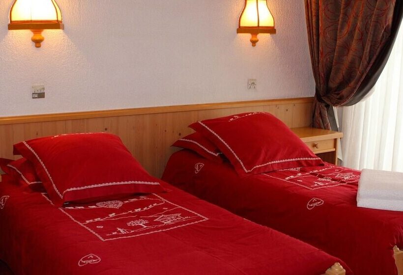 Семейный Номер, Hôtel Macchi Restaurant & Spa
