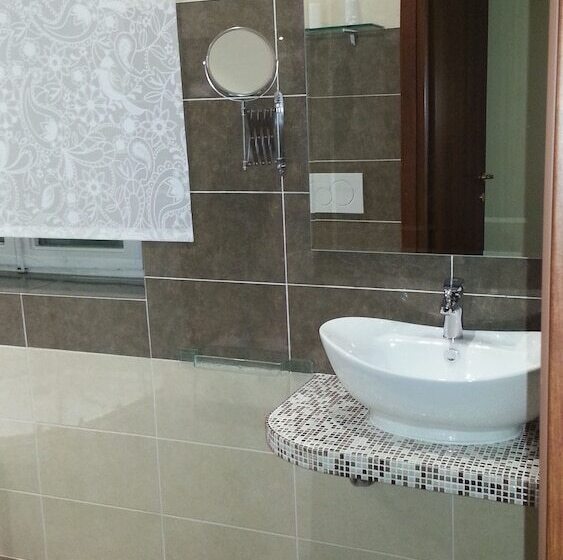 标准三人间, Antico Hotel Moderno
