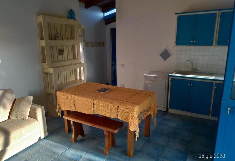 Бунгало Стандарт, Bed & Breakfast Laino