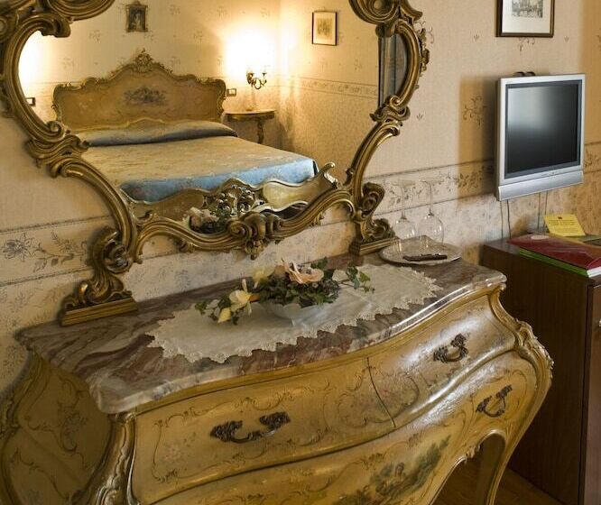 古典房间, Castello Di Spessa   Residenze D Epoca