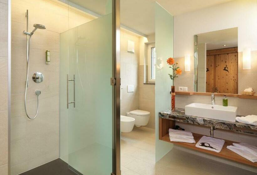 Номер Deluxe с Балконом, Montresor Hotel Pfeldererhof
