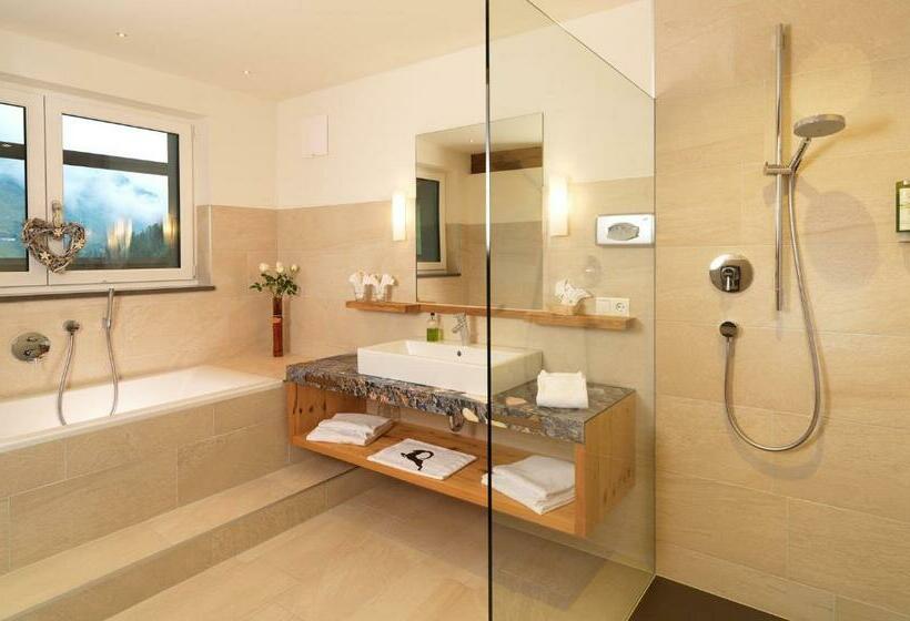 Люкс Повышенной Комфортности, Montresor Hotel Pfeldererhof
