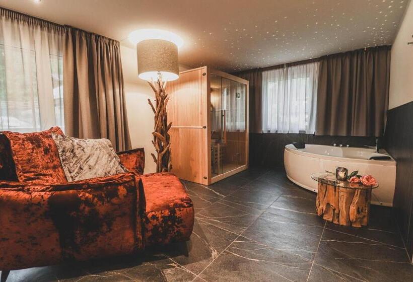 Люкс Повышенной Комфортности, Montresor Hotel Pfeldererhof