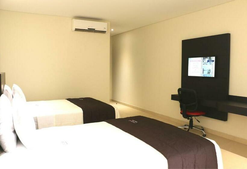 Quarto Estandar 2 Camas Casal, Diverxo Hotel & Villas