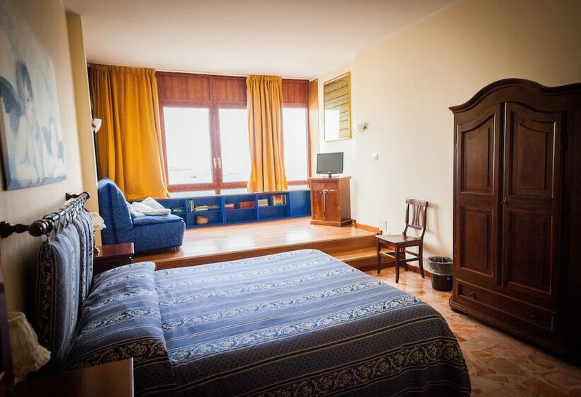 Номер Deluxe Вид на Море, Ortigiaseaview Bed & Breakfast