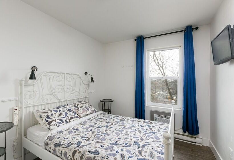 スタンダードルーム, Hi Kelowna Hostel
