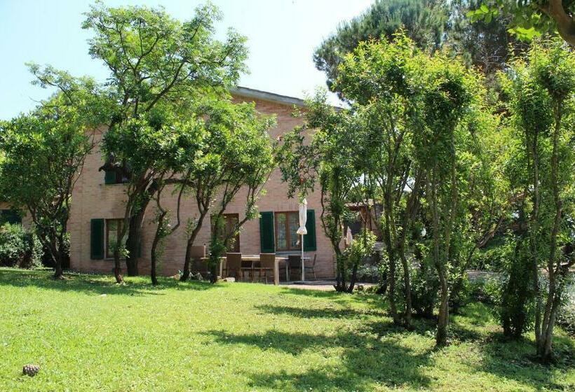 آپارتمان 4 خوابه, Villa Agostoli