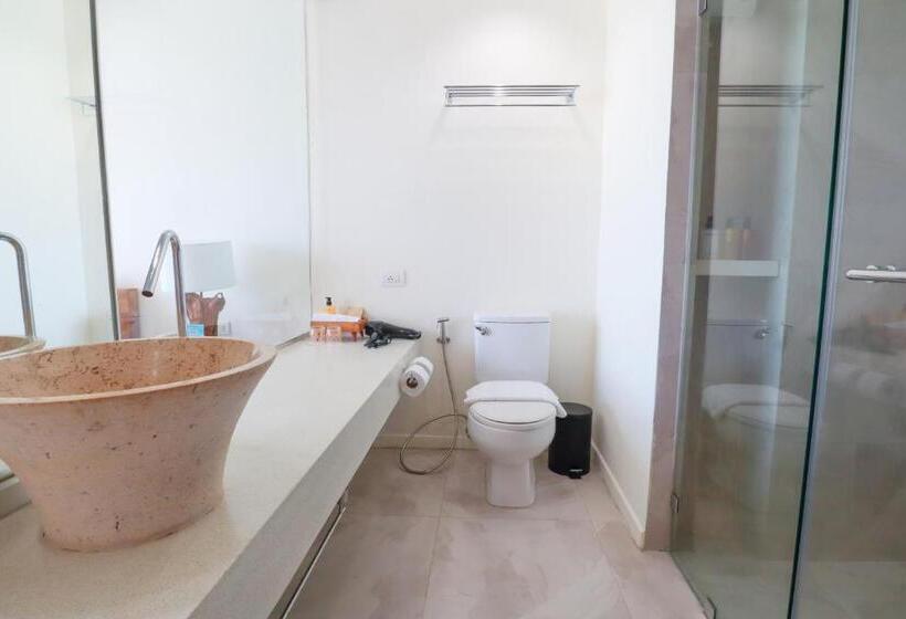 اتاق استاندارد با چشم‌انداز دریا, Bandara Phuket Beach Resort