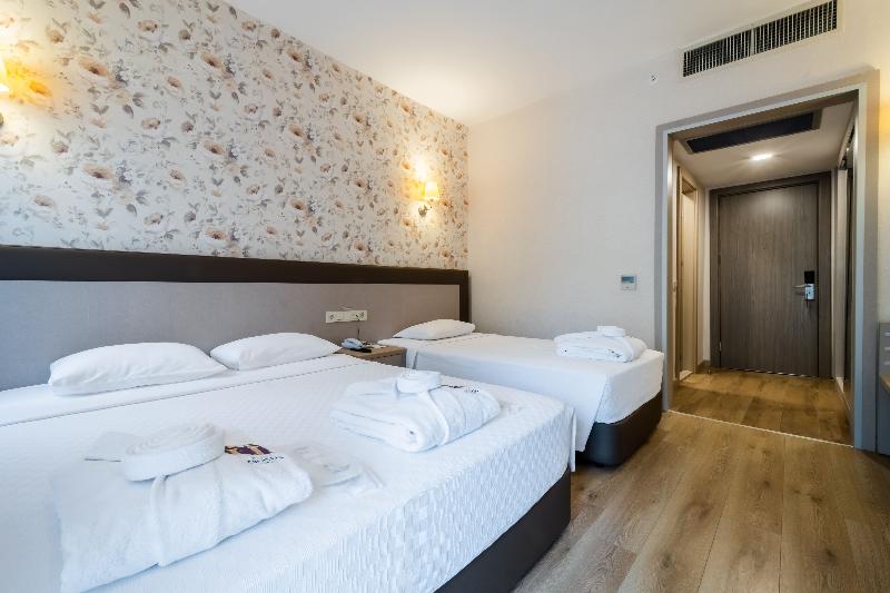 Полулюкс, Elba Premium Suites  Adults Only