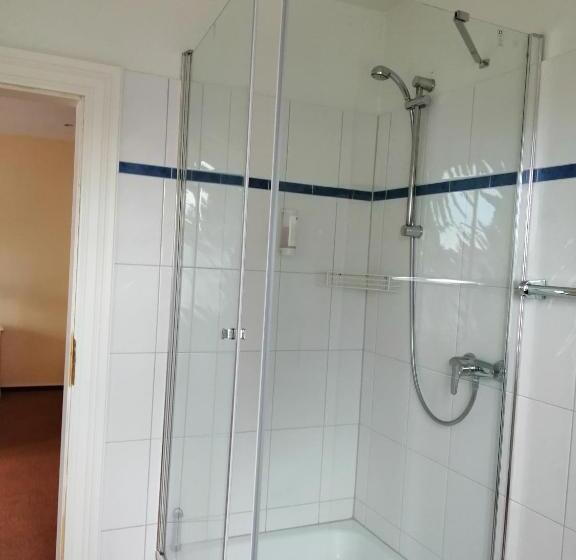 Suite with lake view, Fährhaus Niederkleveez