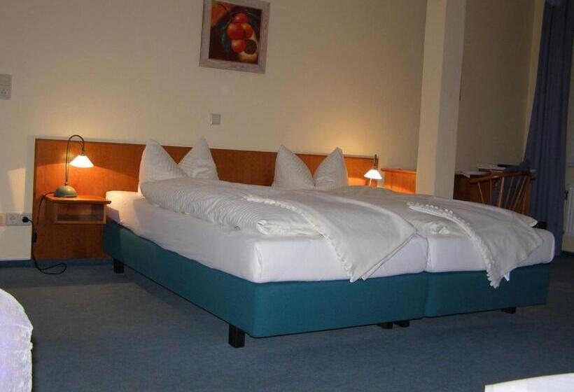 Номер Стандарт, Fährhaus Niederkleveez