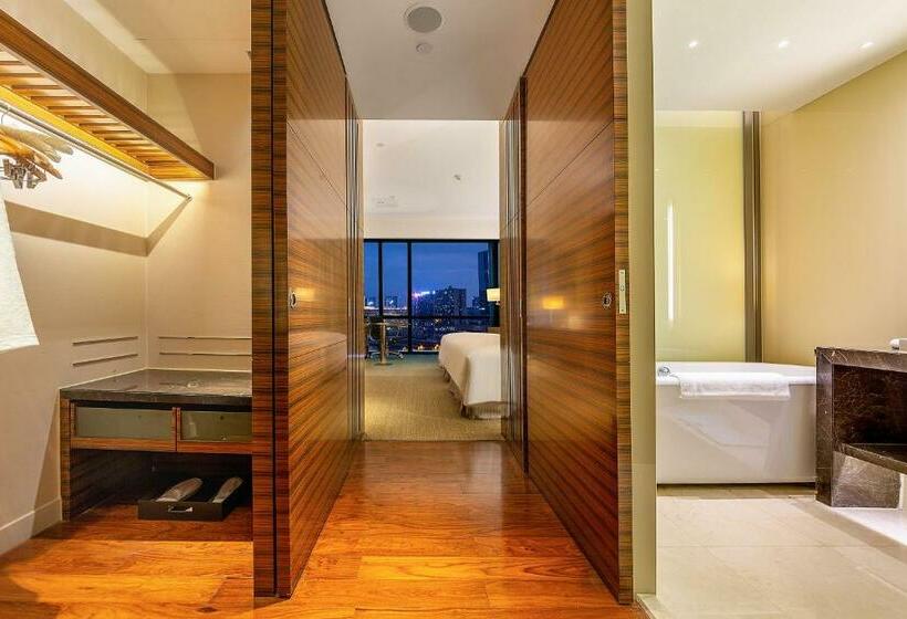 Номер Superior Кровать Кинг, New World Guiyang