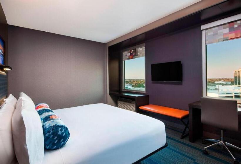 キングサイズベッド、シティビューデラックスルーム, Aloft Sarasota