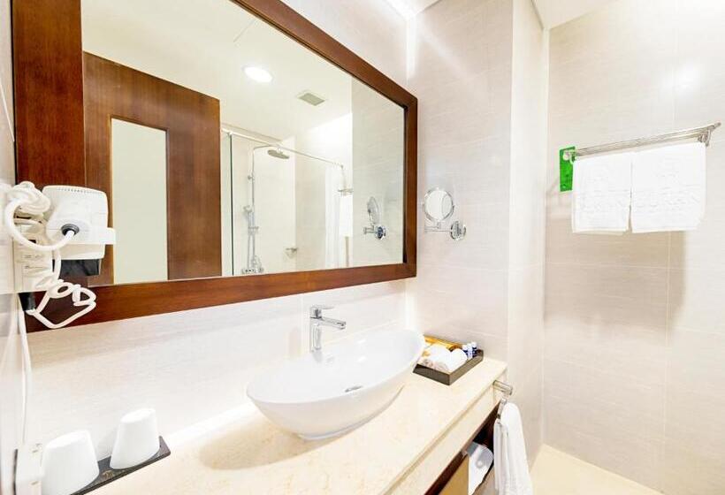 اتاق سوپریور با چشم‌انداز دریا, Grand Tourane Hotel Da Nang