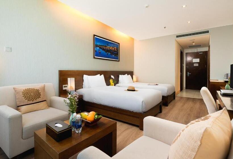 اتاق سوپریور با چشم‌انداز دریا, Grand Tourane Hotel Da Nang
