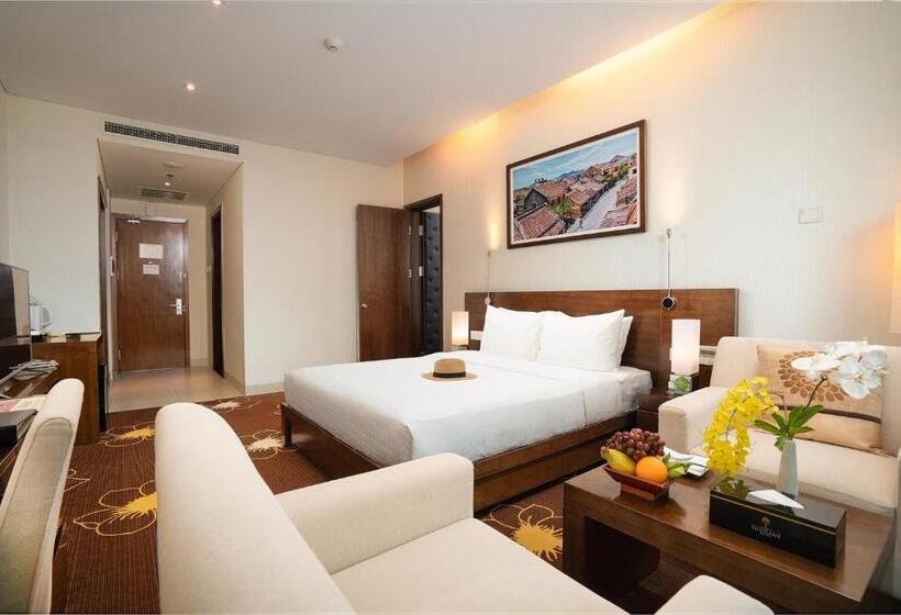 اتاق سوپریور با چشم‌انداز شهر, Grand Tourane Hotel Da Nang