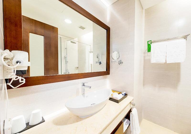 اتاق سوپریور با چشم‌انداز دریا, Grand Tourane Hotel Da Nang