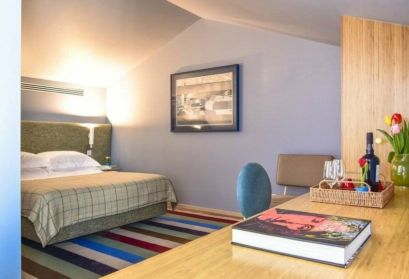 اتاق پنت هاوس, The Editory House Ribeira Porto