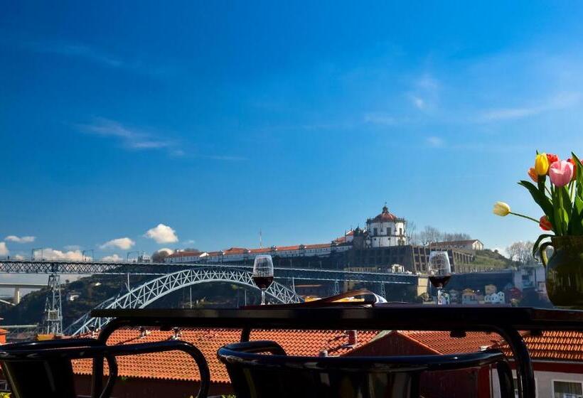 اتاق پنت هاوس, The Editory House Ribeira Porto