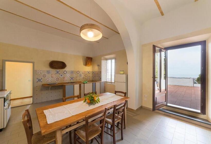 带1个卧室的带阳台的公寓, Agriturismo Ss Annunziata