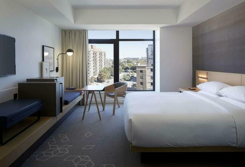 带大床的标准间, Andaz Ottawa Byward Market, By Hyatt