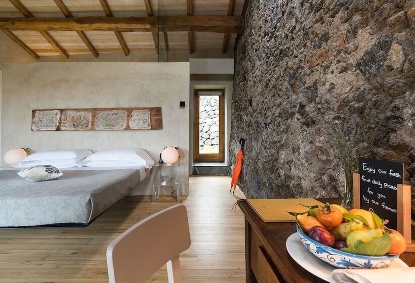 デラックスルーム, Monaci Delle Terre Nere