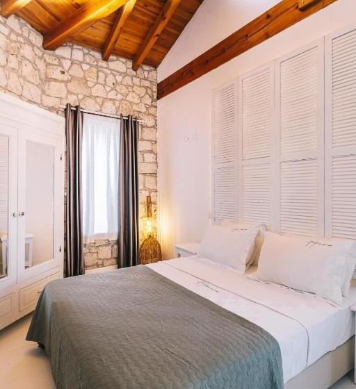 Quarto Deluxe, Panjur Alacati