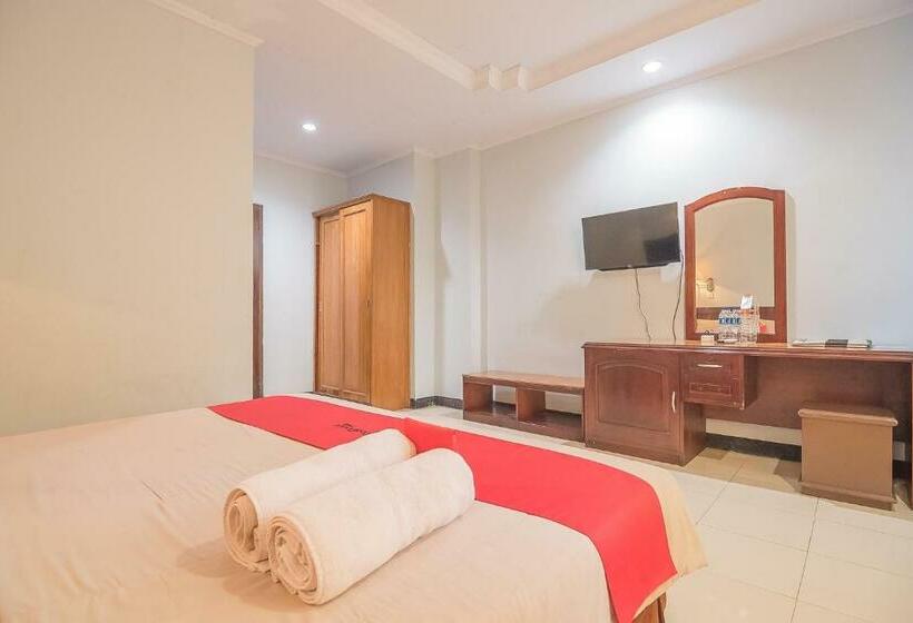 Номер Deluxe, Reddoorz Syariah At Grand Taufiq Tarakan