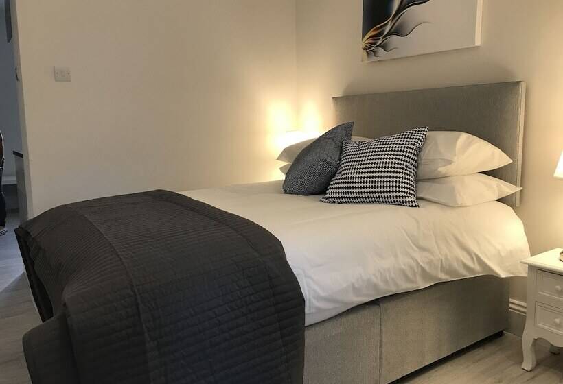 Апартаменты Классик 1 Спальня, Shq Apartments