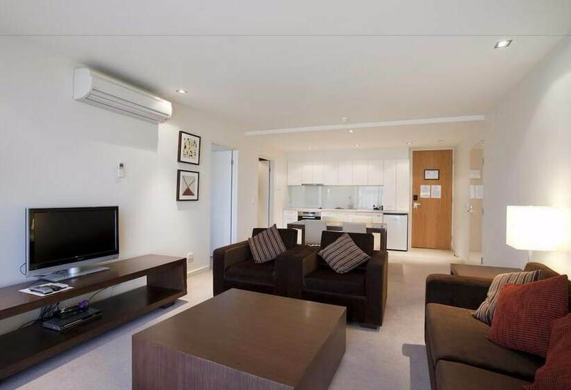 패밀리 아파트, Beachfront Resort Torquay