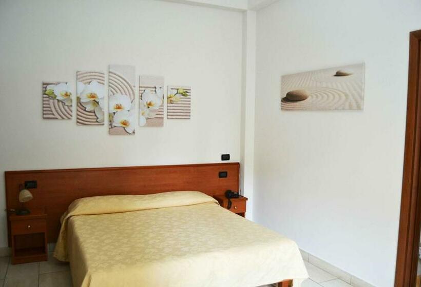 Quarto Estandar, B&b Centrale Affittacamere