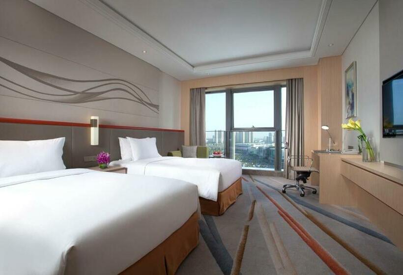 Номер Deluxe, Holiday Inn Suzhou Huirong Plaza, An Ihg