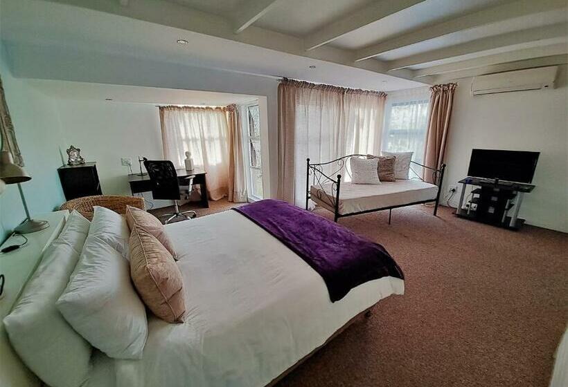 Quarto Familiar Deluxe, Absolute Bosch Guest House