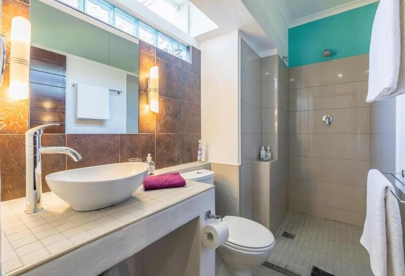 اتاق استاندارد با چشم‌انداز استخر, Absolute Bosch Guest House