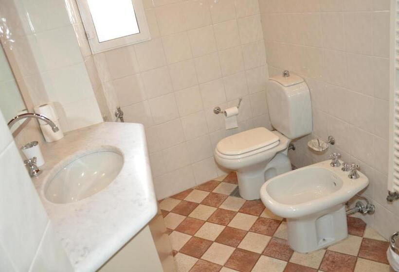 اتاق استاندارد, At Home Bed And Breakfast