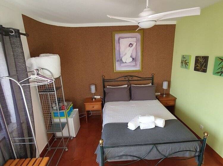 Номер Стандарт, Ocean View Lagos