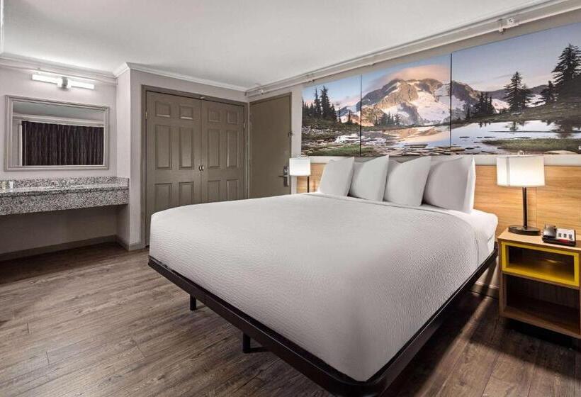 Номер Deluxe Кровать Кинг, Days Inn By Wyndham Lakewood South Tacoma