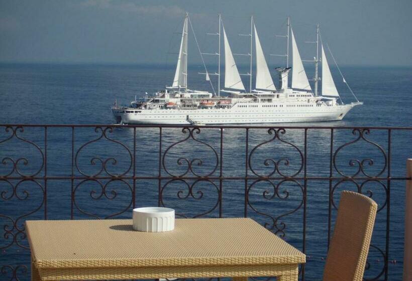 Номер Стандарт Вид на Море, Capri Inn