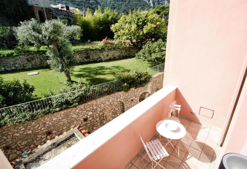 Номер Стандарт Вид на Город, Capri Inn