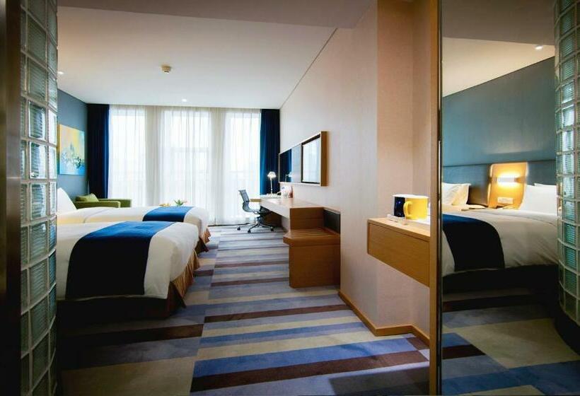 اتاق سوپریور, Holiday Inn Express Leshan City Square, An Ihg Hotel High Speed Rail And Leshan Giant Buddha
