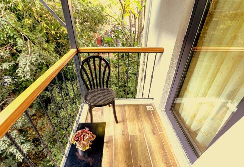 اتاق استاندارد سه نفره, Loren Hotel&suites