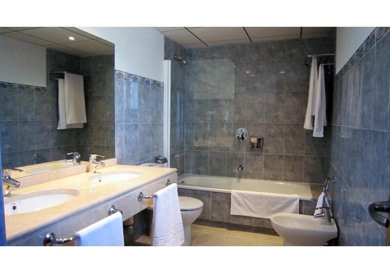 Полулюкс, & Spa Plaza Arriate